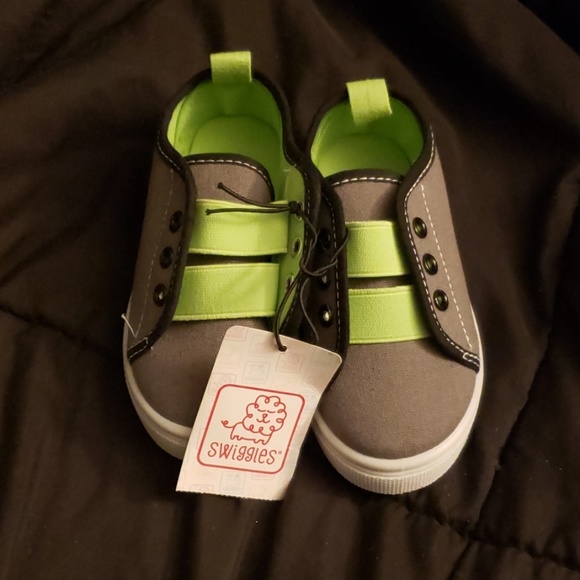 🎉Sale 2 for $20🎉 New Toddler Shoes - Picture 2 of 5